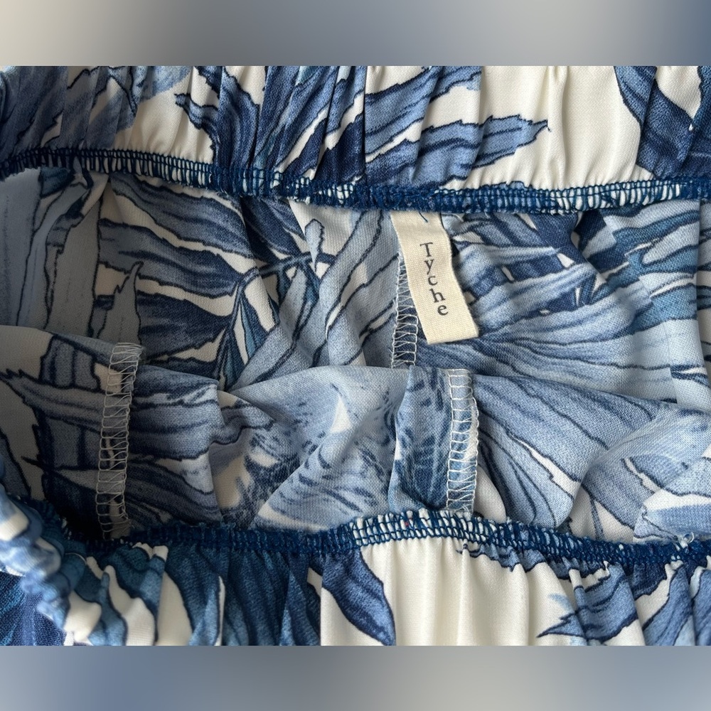 TYCHE White & Blue Palm Leaf Print Shorts Size Small - Picture 5 of 5
